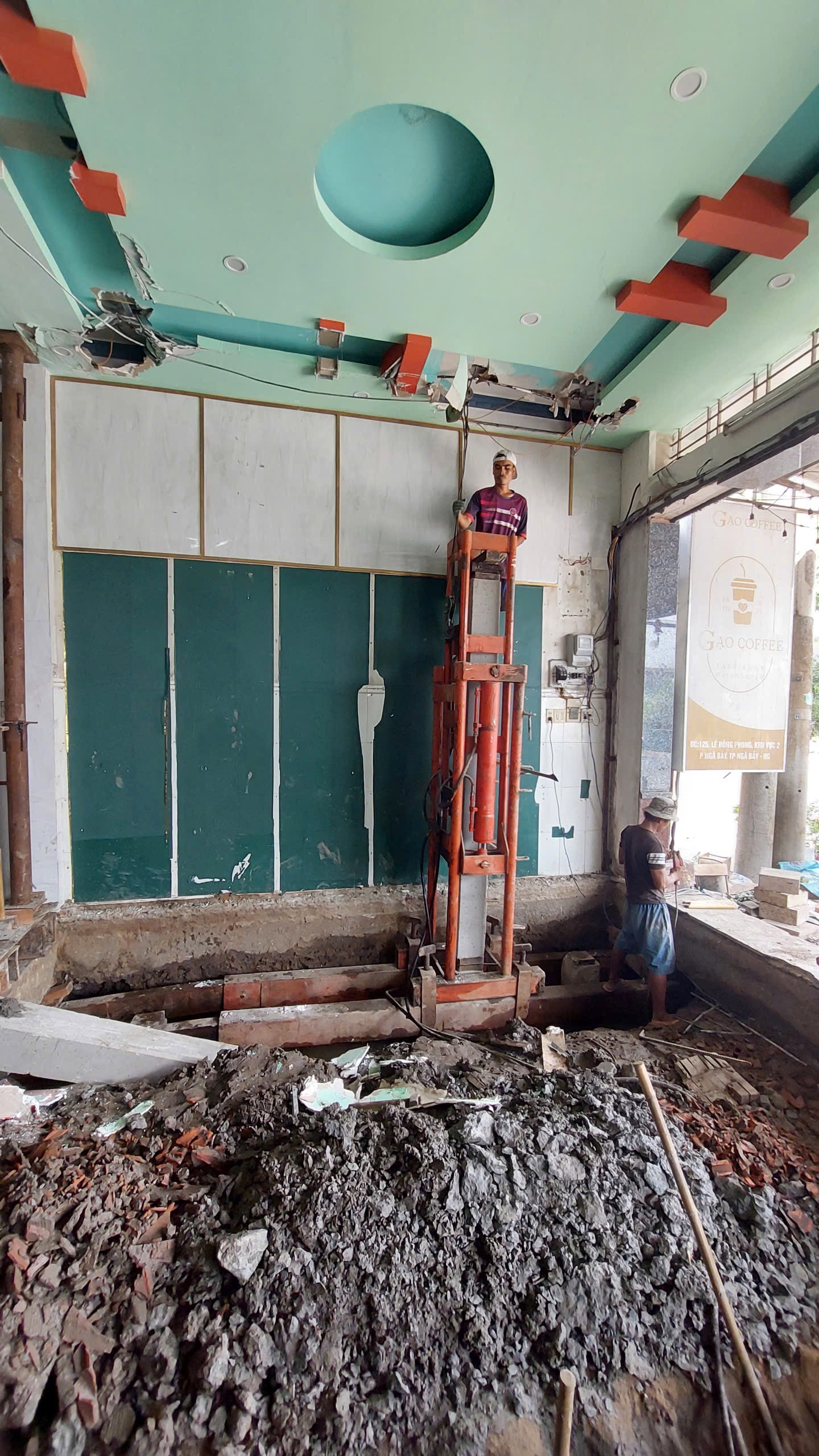 XỬ LÝ NỀN MÓNG - NÂNG NHÀ LIỀN KỀ LÊN CAO